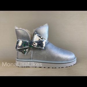 UGG Classic Mini Sequin Bow Metallic Boots, 6M